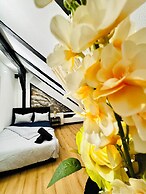 Comfortable 5 BR Apt near Schonbrunn
