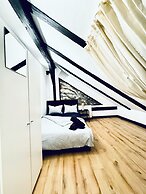 Comfortable 5 BR Apt near Schonbrunn