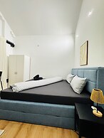 Comfortable 5 BR Apt near Schonbrunn