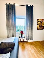 Budget Friendly 4 BR Apt for Groups