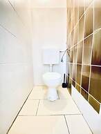 Budget Friendly 4 BR Apt for Groups