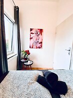 Budget Friendly 4 BR Apt for Groups
