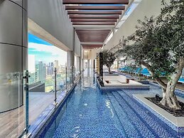 Paramount Hotel Rooftop Infinity Pool