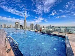 Paramount Hotel Rooftop Infinity Pool