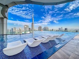 Paramount Hotel Rooftop Infinity Pool