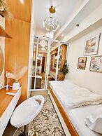 Cozy and Comfy Retreat with Balcony
