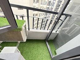 Cozy and Comfy Retreat with Balcony