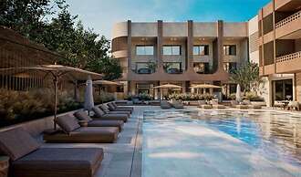 Aethra Hotel & Suites