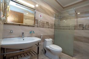 MG Crown Hotel 4