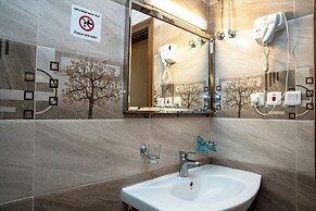 MG Crown Hotel 4