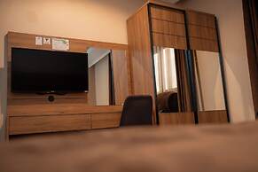 MG Crown Hotel 4