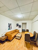 Cityside Two Bedroom Apt Budget Stay