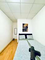 Cityside Two Bedroom Apt Budget Stay