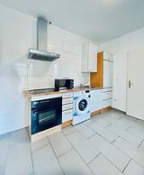 Cityside Two Bedroom Apt Budget Stay