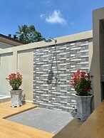 Le poulet poolvilla khanom