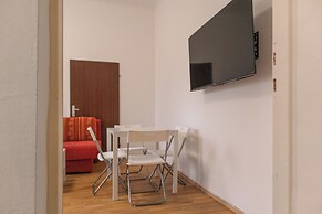 Modern 2BR Apartment Near Millennium