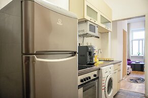 Modern 2BR Apartment Near Millennium