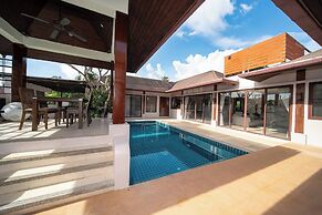 Spacious Private 4 BR Villa With a Working Office