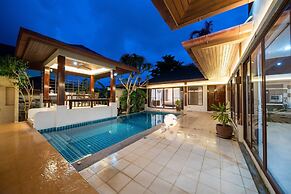 Spacious Private 4 BR Villa With a Working Office