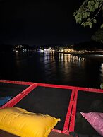Full Moon Confidence Cave Rest After the Rave