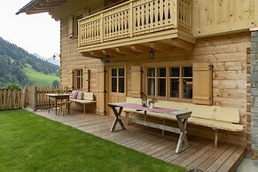 Luxury Detached Panoramic Mountain Home