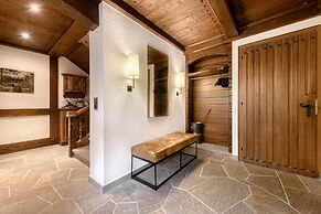 Luxurious and Calm Central Hideaway