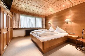 Luxurious and Calm Central Hideaway