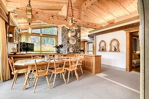 Luxurious and Calm Central Hideaway