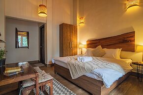 Deodar Bungalow & Cottage by Trikone