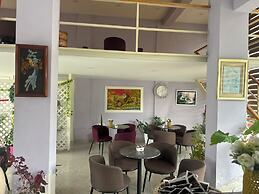 Sweet Hotel