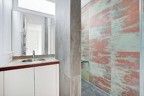 Exceptional 3bdr/6p apt - View of the Eiffel Tower