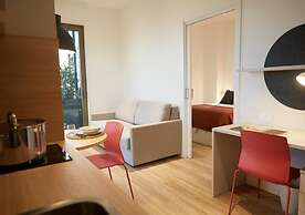 Aparto Diagonal Suites