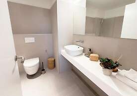 Aparto Diagonal Suites