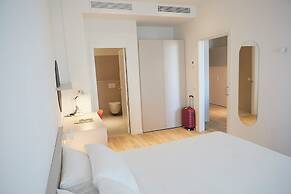 Aparto Diagonal Suites