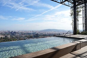 Aparto Diagonal Suites