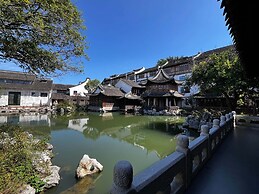XUANDE GATE HOTEL