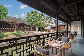 XUANDE GATE HOTEL