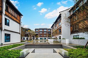 XUANDE GATE HOTEL