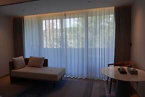 XUANDE GATE HOTEL