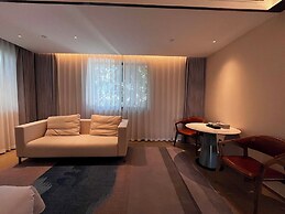 XUANDE GATE HOTEL