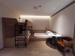 XUANDE GATE HOTEL