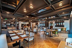 XUANDE GATE HOTEL