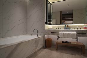XUANDE GATE HOTEL