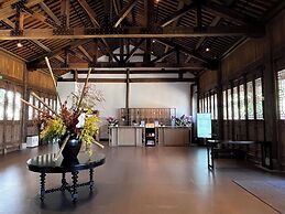 XUANDE GATE HOTEL