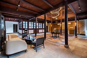 XUANDE GATE HOTEL