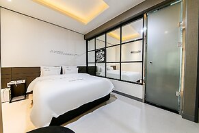 HOTEL JUNO