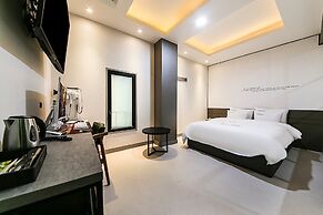 HOTEL JUNO