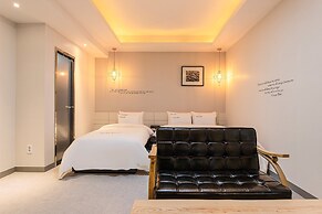 HOTEL JUNO