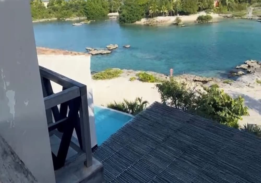 VILLAS MIA FRONT BEACH