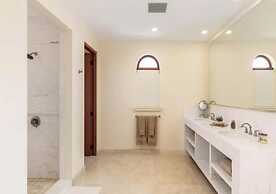 VILLAS MIA FRONT BEACH